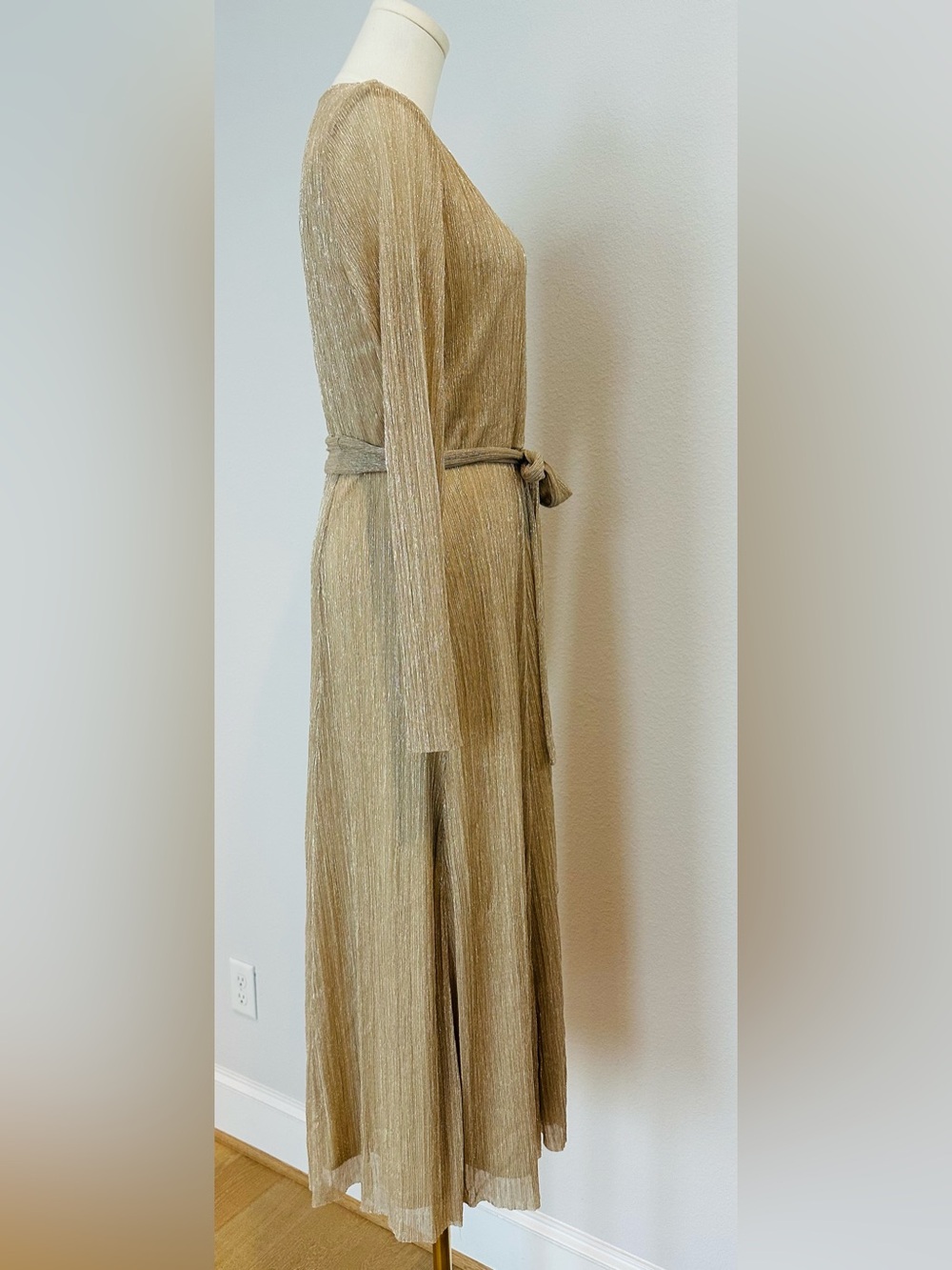 Anne Klein Long-Sleeve Metallic Gold Pleated Maxi with Tie - Picture 3 of 7